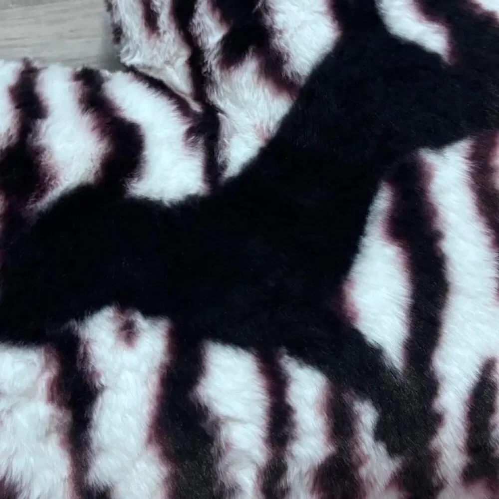NWT Y2K 2000s Vintage Victoria’s Secret PINK dog Zebra Heart Plush Pillow <3